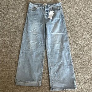 Risen Tummy Control Light Wash Wide Legs Jeans Size 2XL long NWT